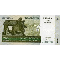 2004 -  Madagascar Pic 87  200 Ariary = Francs 1000 banknote
